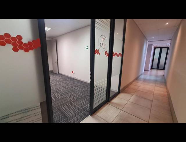 BUSINESS PROPERTY TO RENT IN SHERE